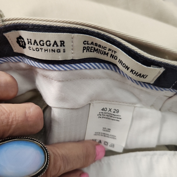 Men's Haggar Classic Fit Premium No Iron Khaki  Size 40x29 - Picture 2 of 7